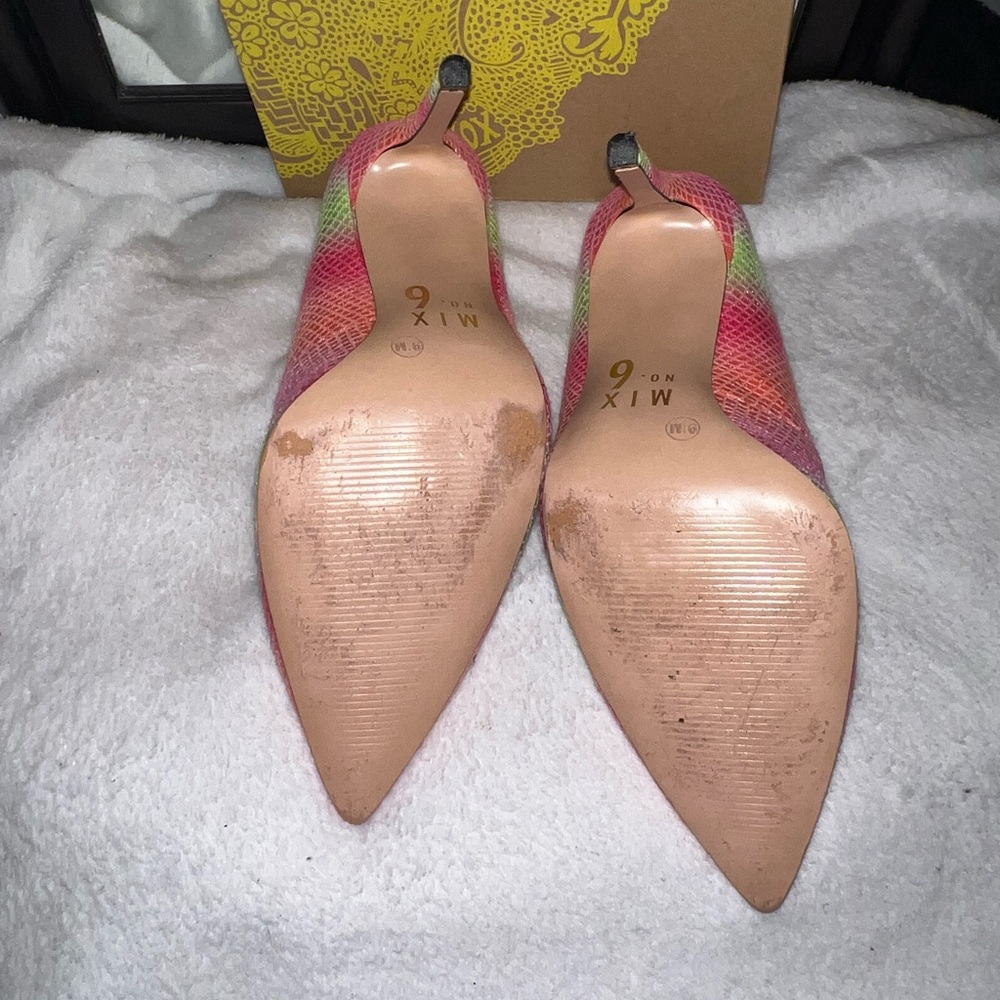 Shoes - Picture 5 of 6